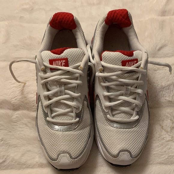 Woman’s Nike Shox - Picture 3 of 4